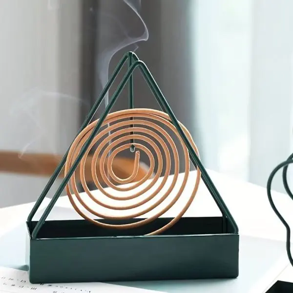 triangle-mosquito-coil-holder-spiral-mosquito-coil-stand-metal-body-insect-repellent-rack-random-color-2 - 6.webp