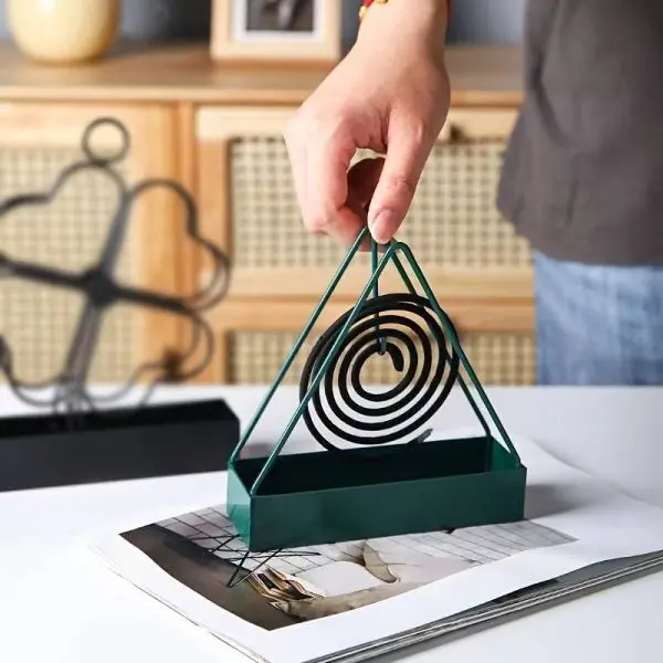 triangle-mosquito-coil-holder-spiral-mosquito-coil-stand-metal-body-insect-repellent-rack-random-color-2 - 5.webp